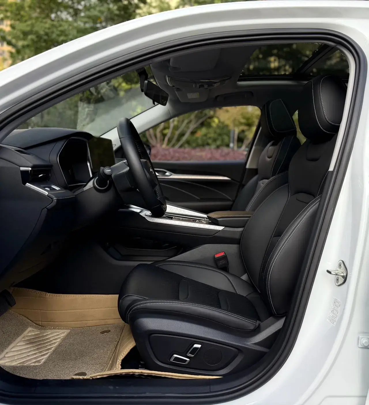 2021 GEELY PREFACE thumbnail 3