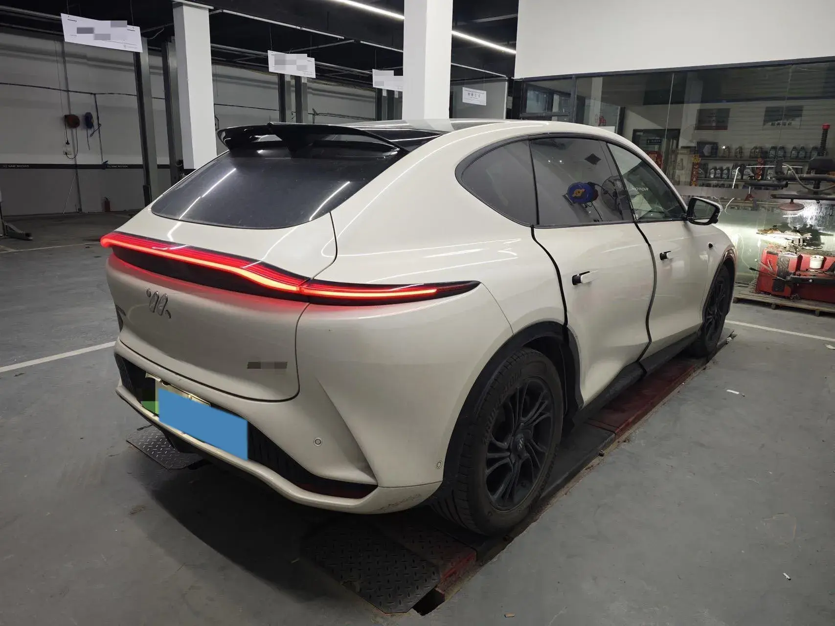 2023 IM LS7 thumbnail 2