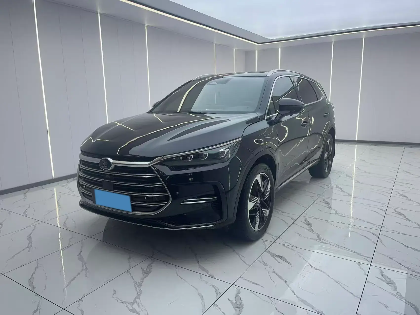 2023 BYD TANG view 1