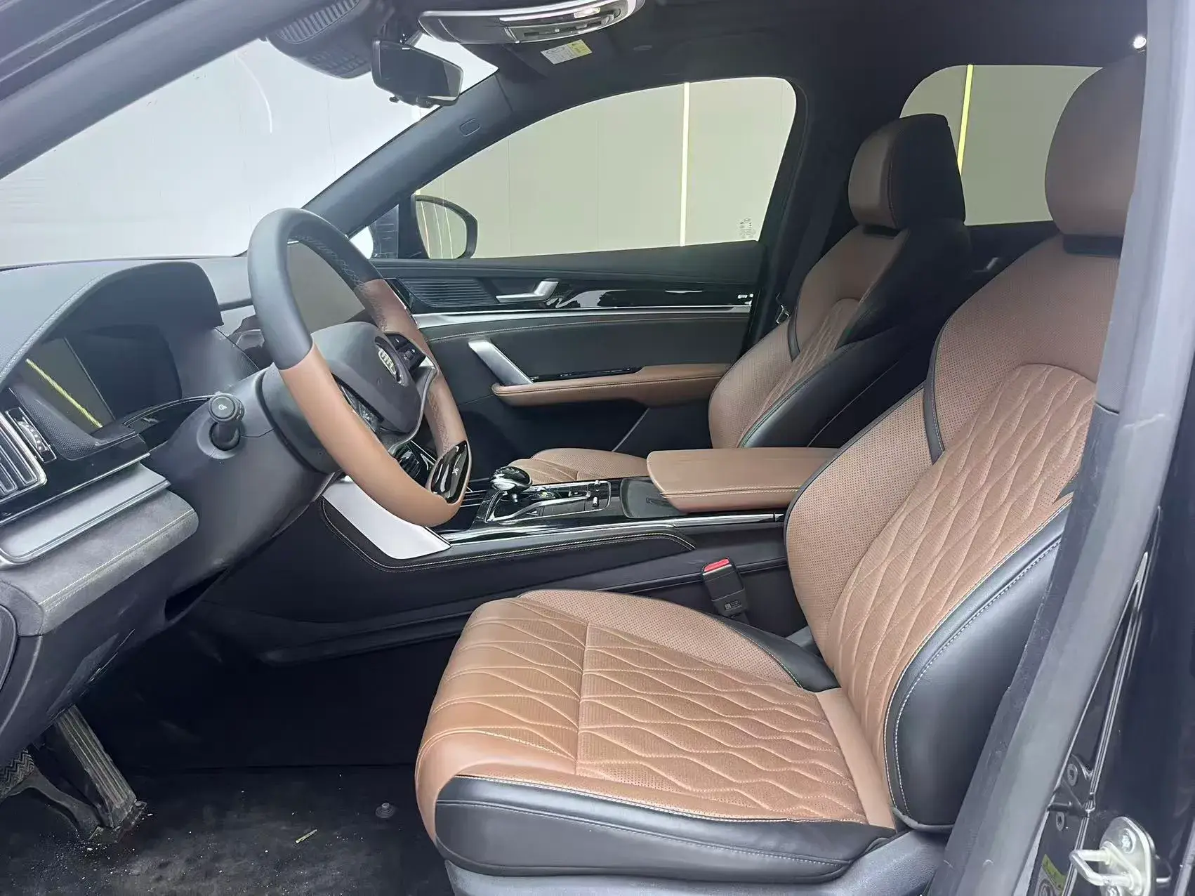 2023 BYD TANG thumbnail 4