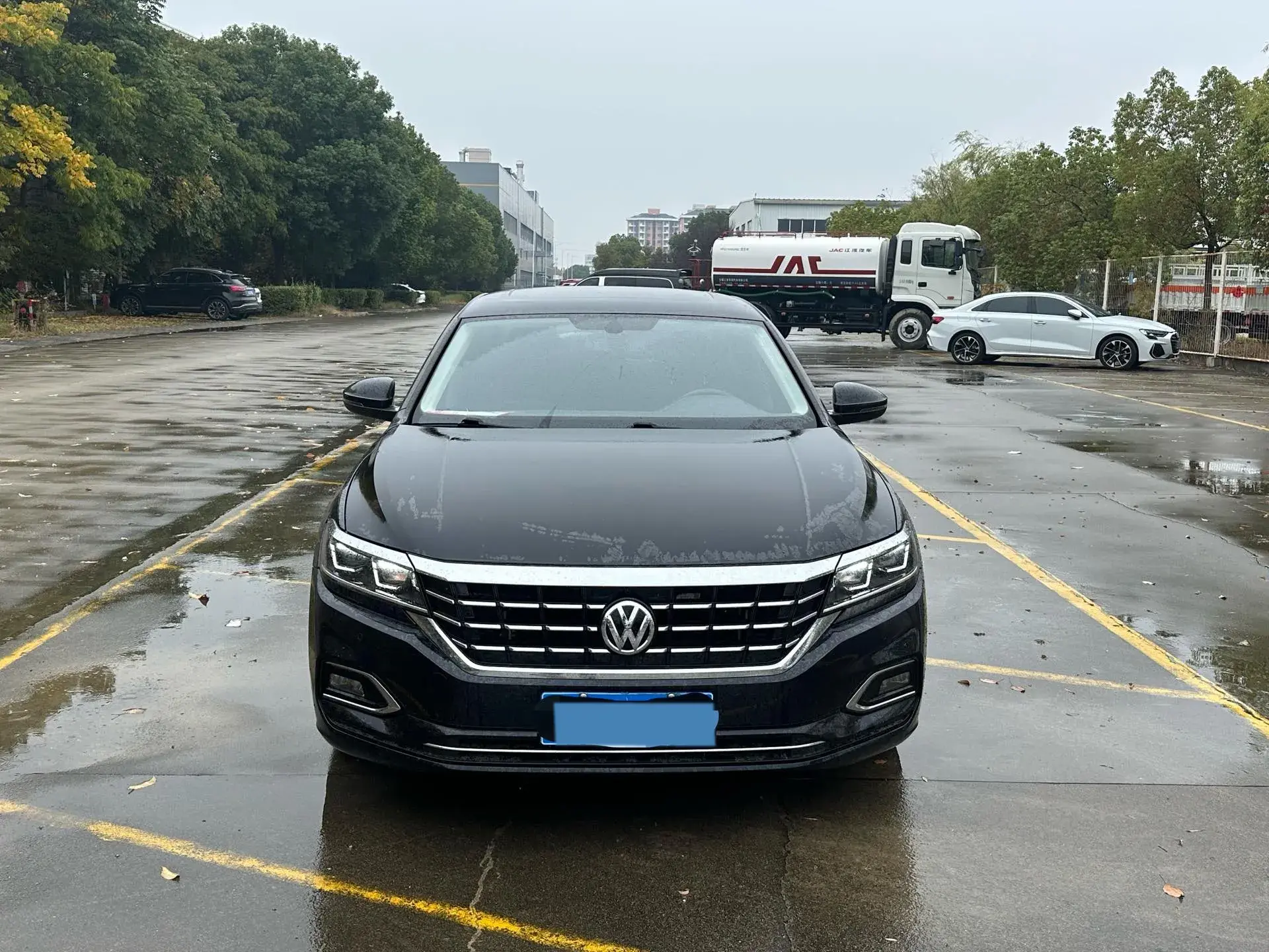 2019 VOLKSWAGEN PASSAT thumbnail 2