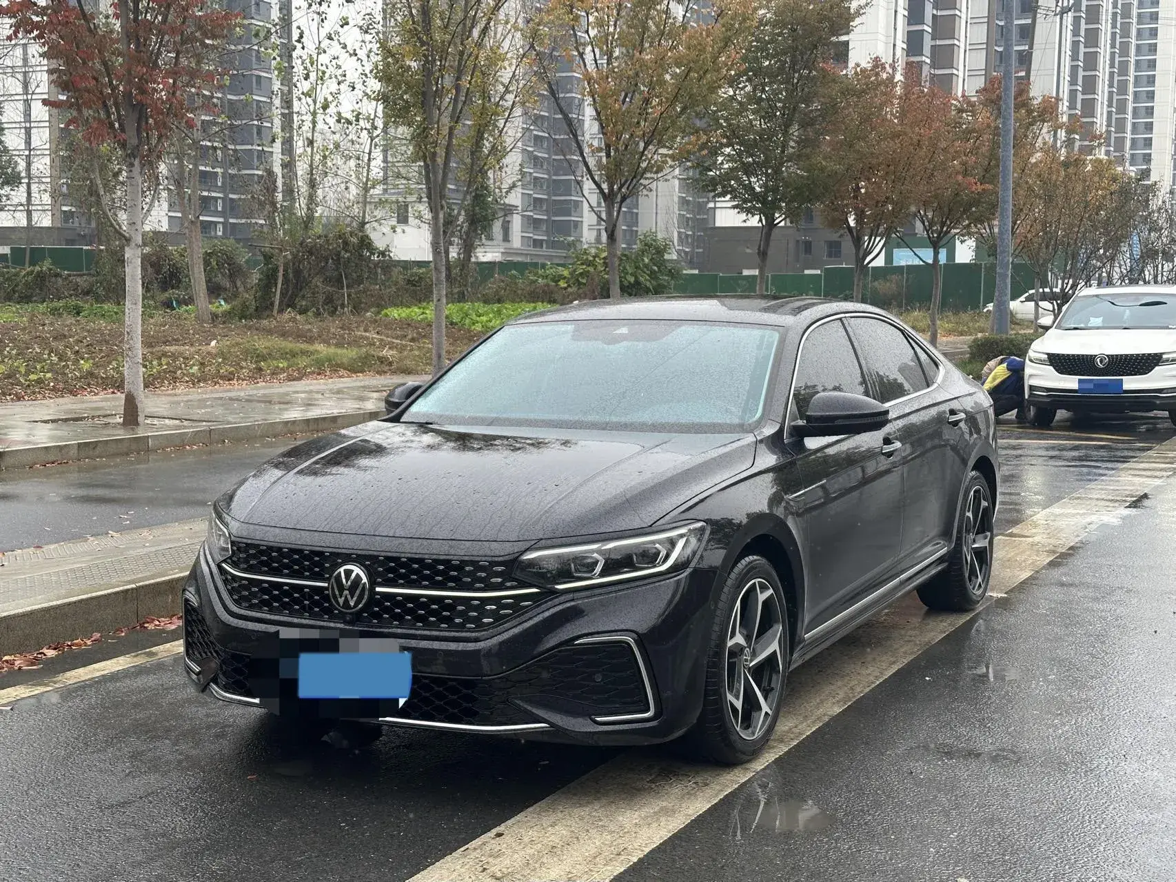 2024 VOLKSWAGEN PASSAT view 1