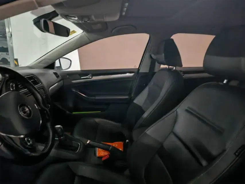 2018 VOLKSWAGEN SAGITAR thumbnail 3