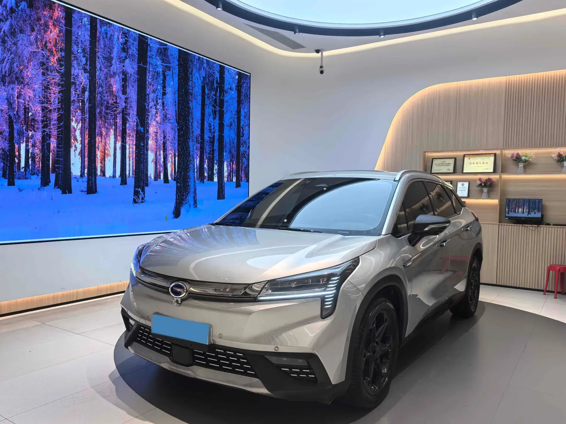 2020 AION LX view 1