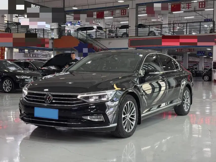 2020 VOLKSWAGEN MAGOTAN view 1