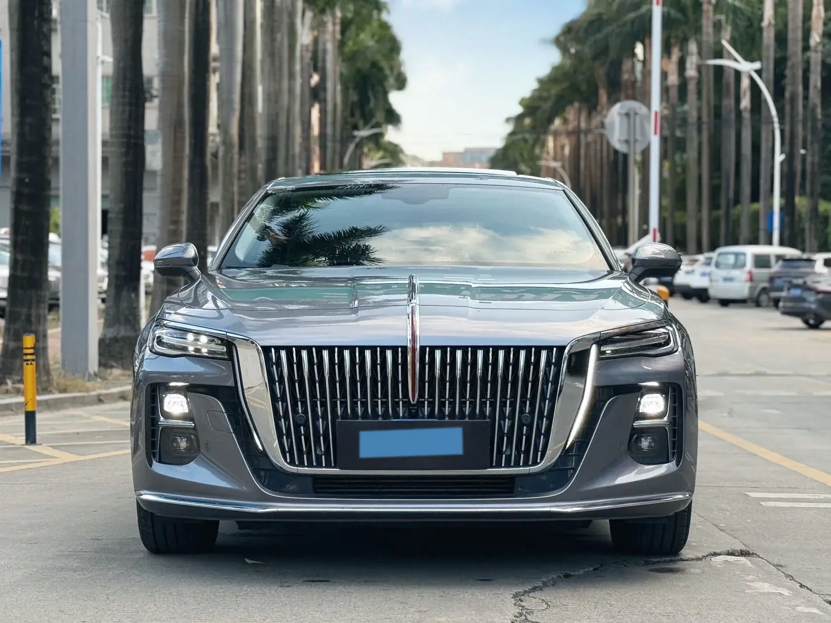 2024 HONGQI H5 thumbnail 3