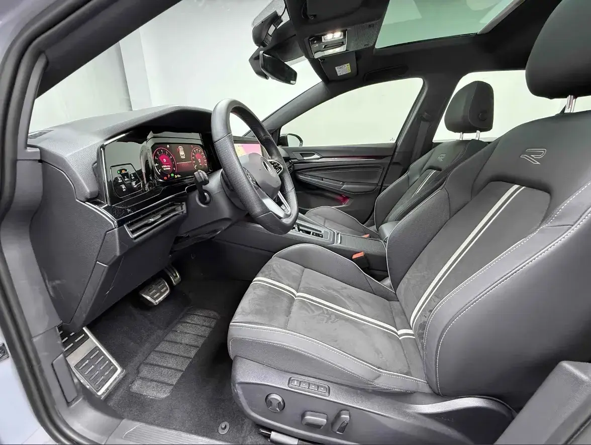 2021 VOLKSWAGEN GOLF thumbnail 4