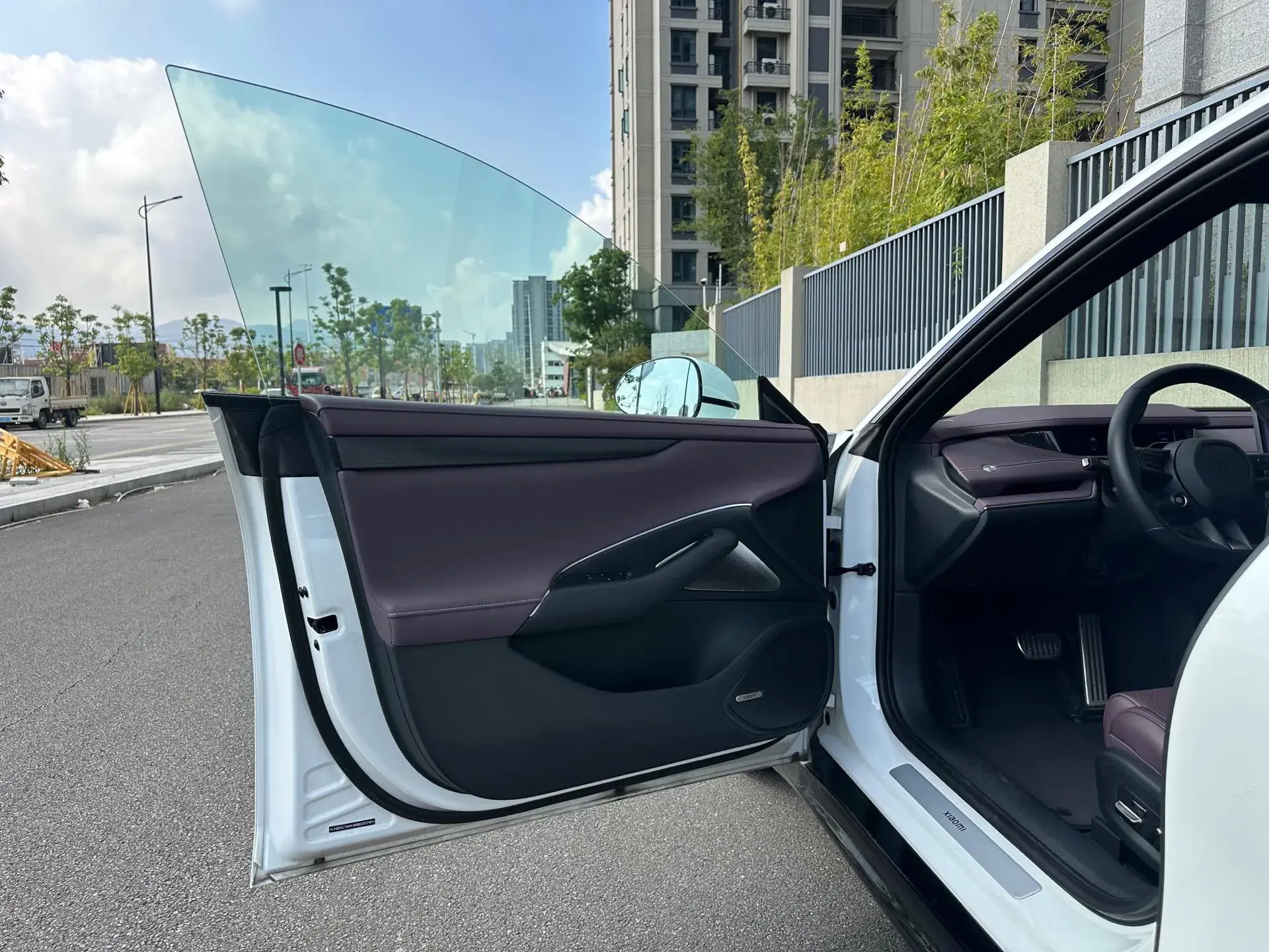 2024 MI SU7 thumbnail 4