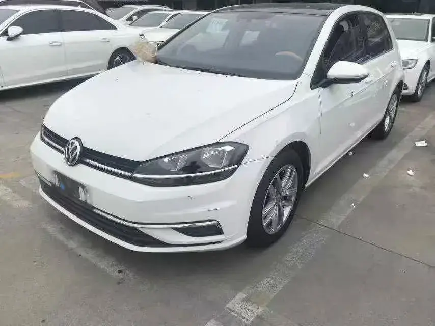 2018 VOLKSWAGEN GOLF view 1