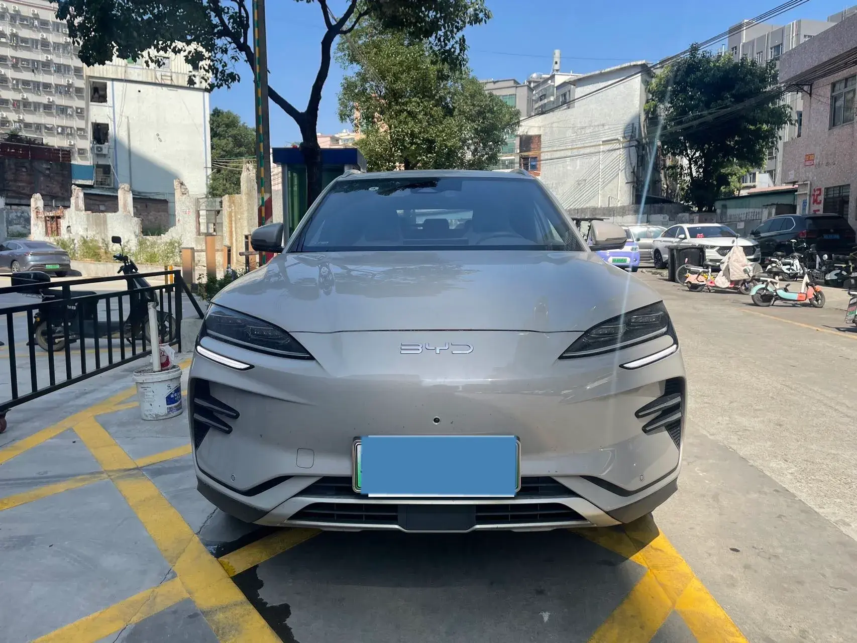 2024 BYD SONG thumbnail 2