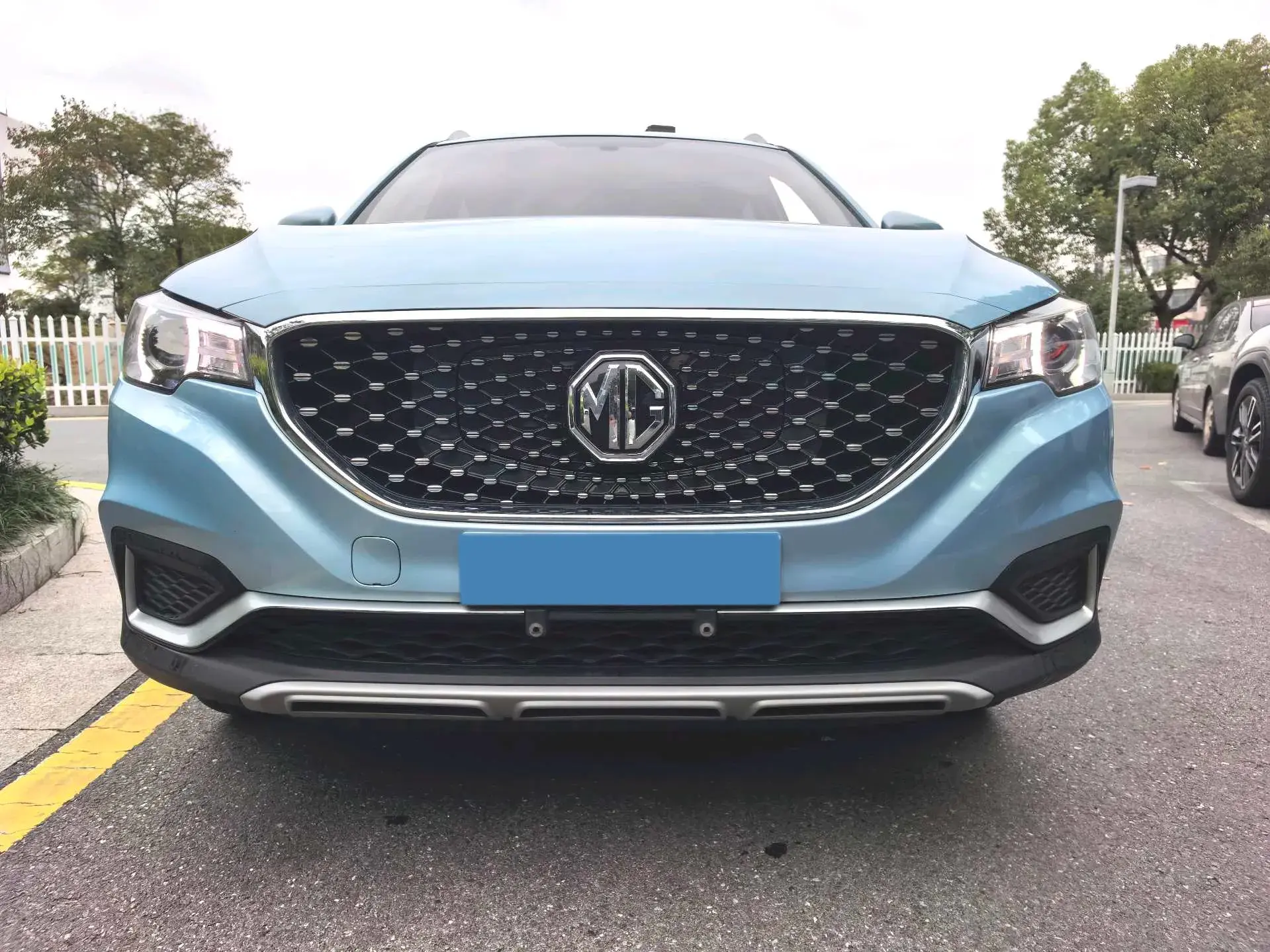 2019 MG EZS thumbnail 2