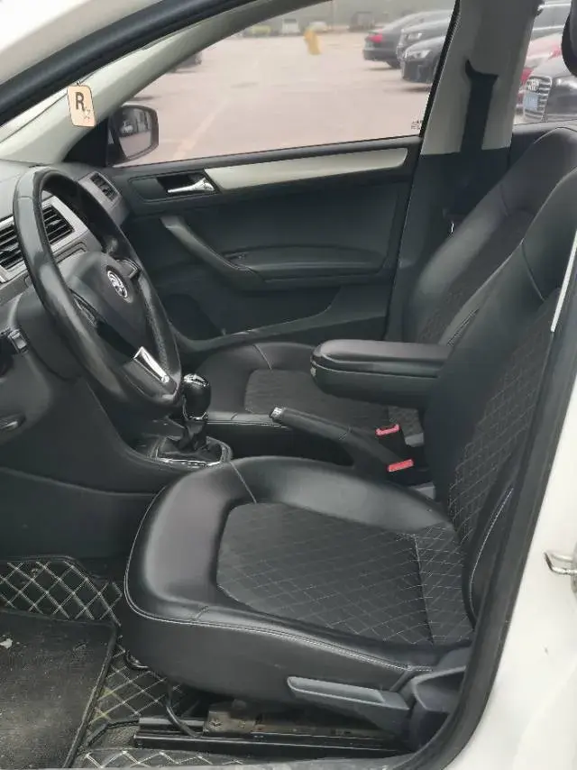 2018 SKODA RAPID thumbnail 4