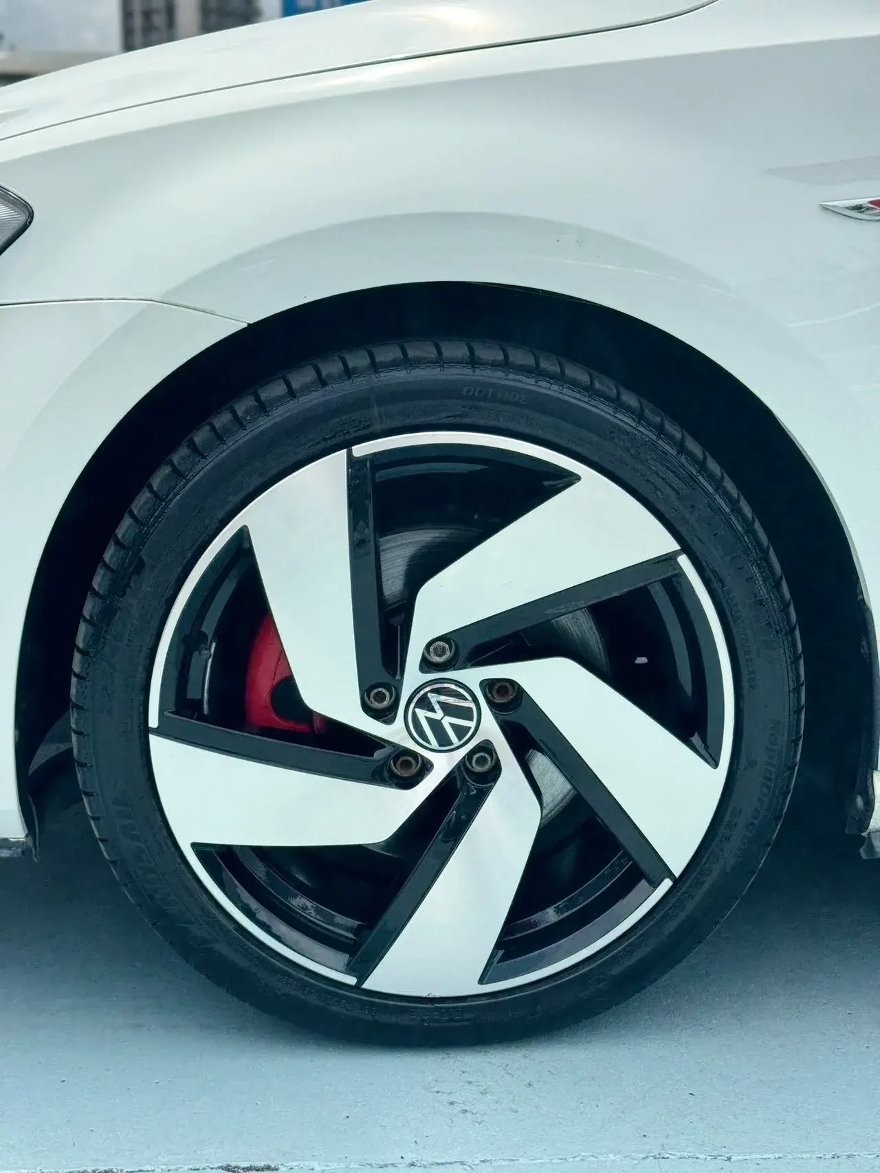 2016 VOLKSWAGEN GOLFGTI thumbnail 4