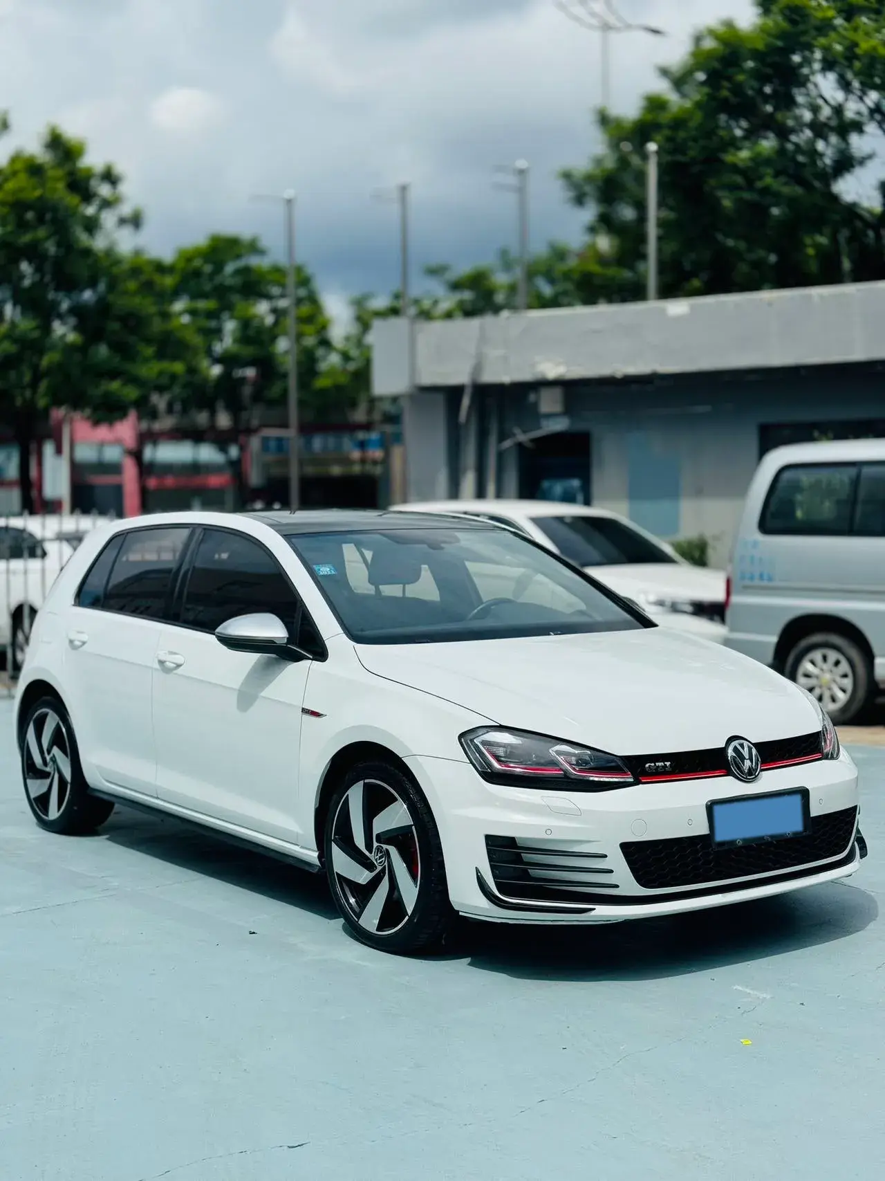 2016 VOLKSWAGEN GOLFGTI thumbnail 3