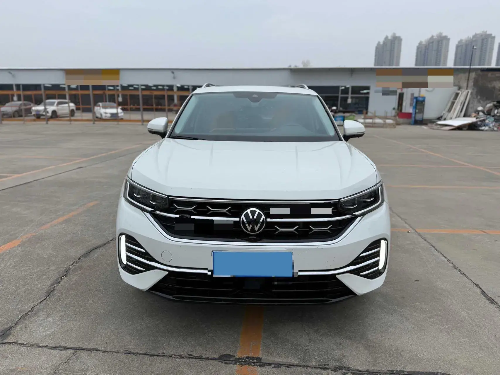 2023 VOLKSWAGEN TAYRON thumbnail 2