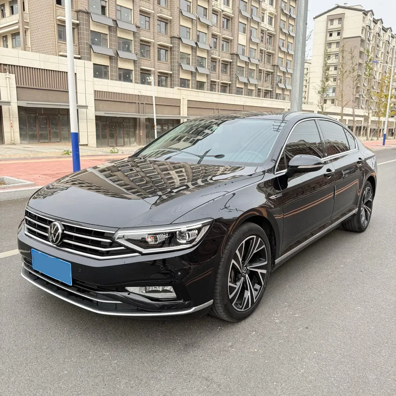 2020 VOLKSWAGEN MAGOTAN view 1