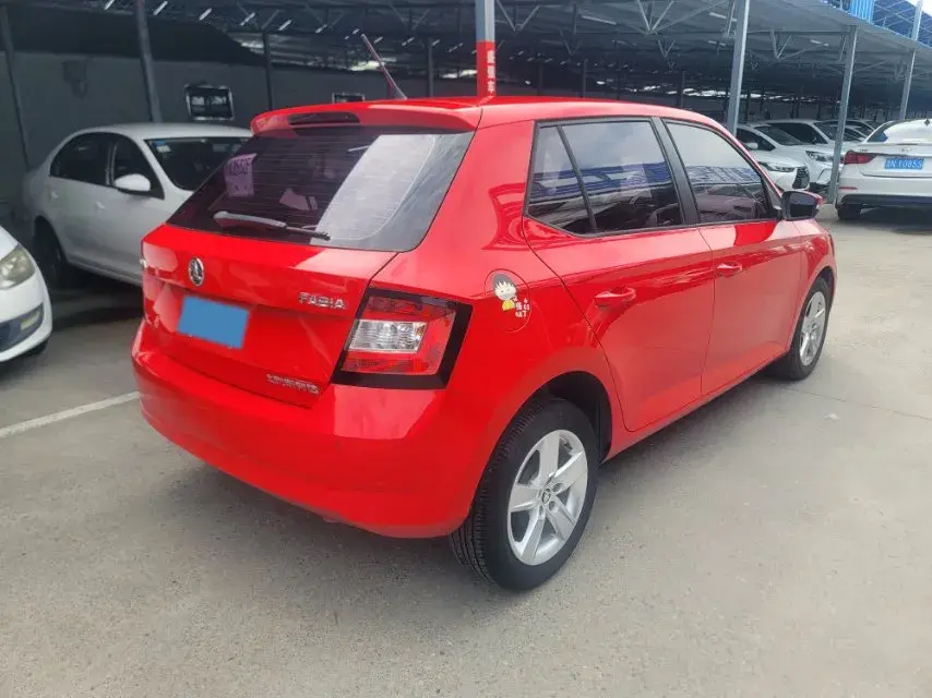 2017 SKODA FABIA thumbnail 4