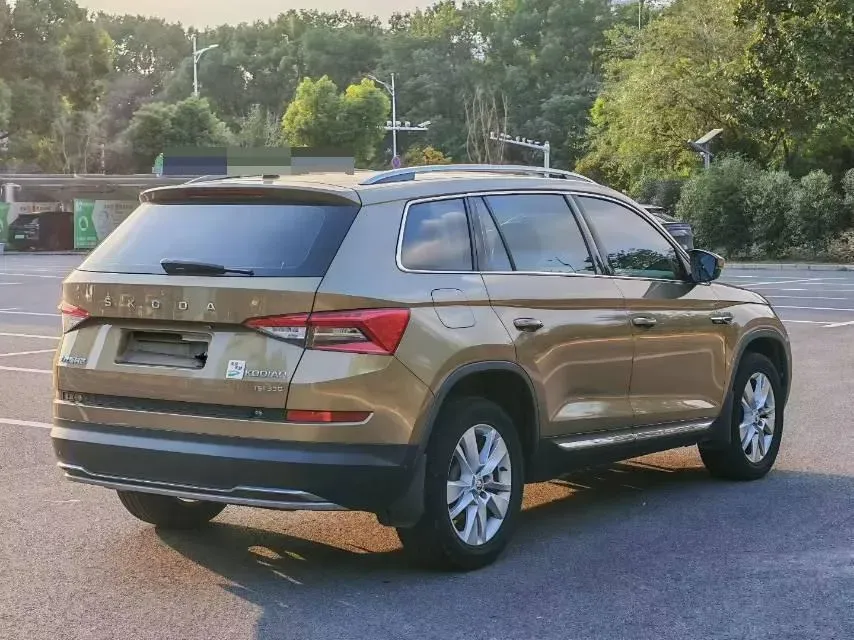 2019 Skoda Kodiak 2.0T 186HP L4 7DCT,autocango,china used car exporter,china ev exporter,chinese used car exporter,chinese used ev exporter