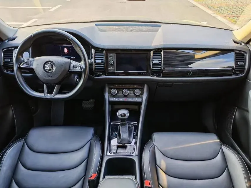 2019 Skoda Kodiak 2.0T 186HP L4 7DCT,autocango,china used car exporter,china ev exporter,chinese used car exporter,chinese used ev exporter