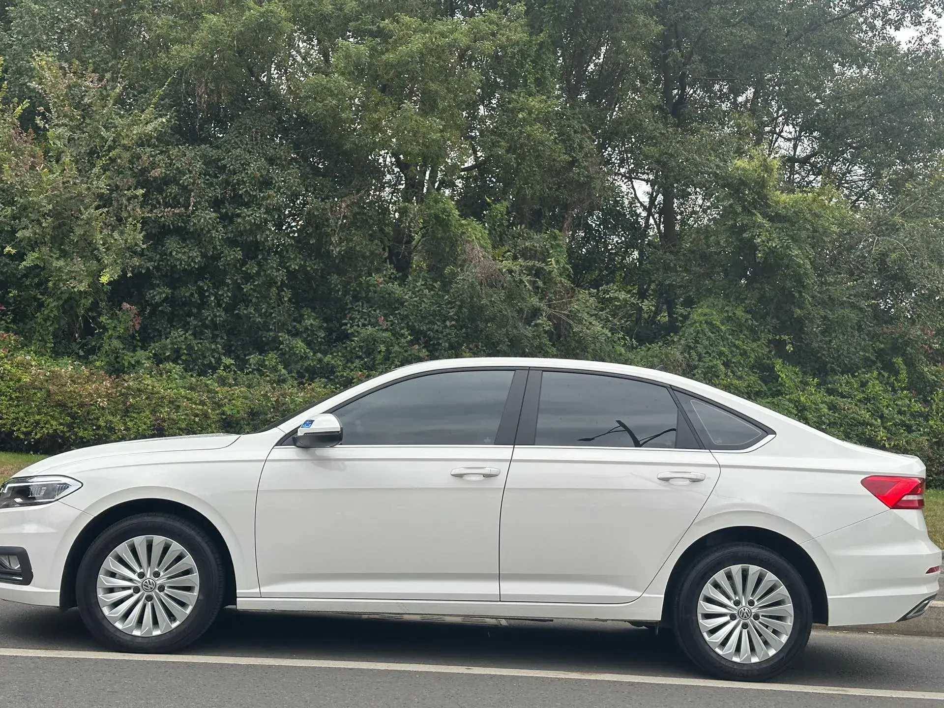 2019 VOLKSWAGEN LAVIDA thumbnail 4