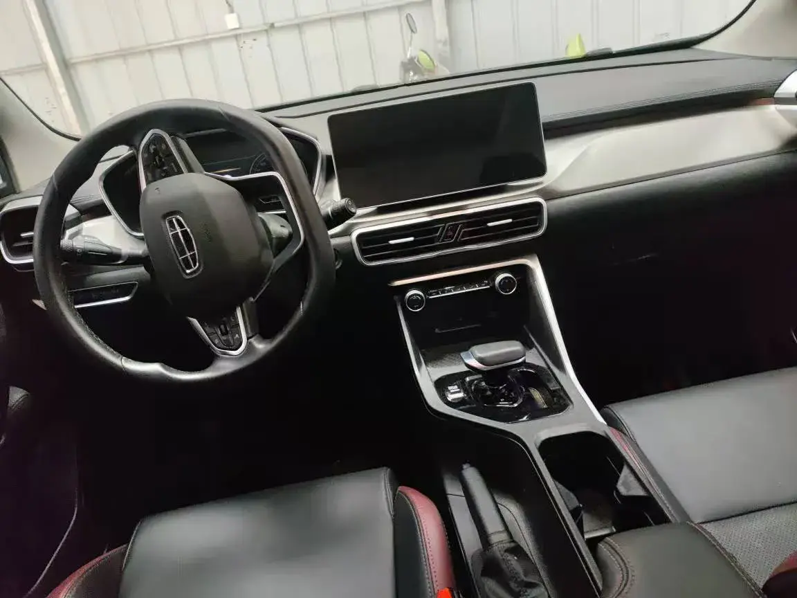 2021 GEELY COOLRAY thumbnail 3