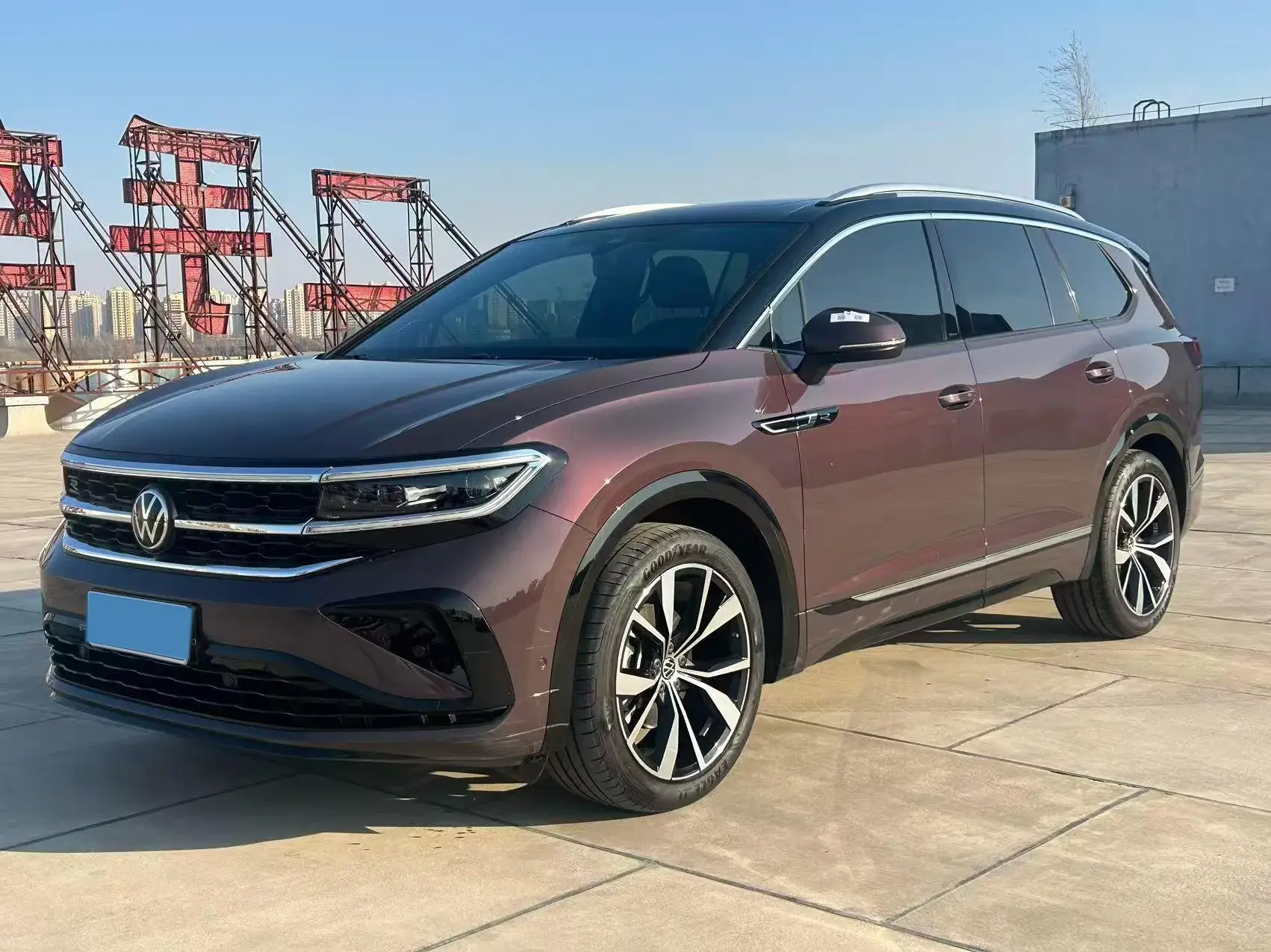 2021 VOLKSWAGEN TALAGON view 1