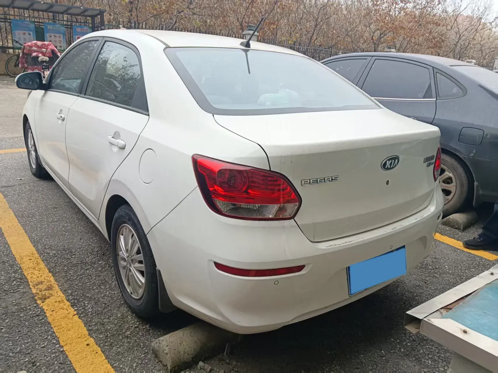 2017 KIA PEGAS thumbnail 4