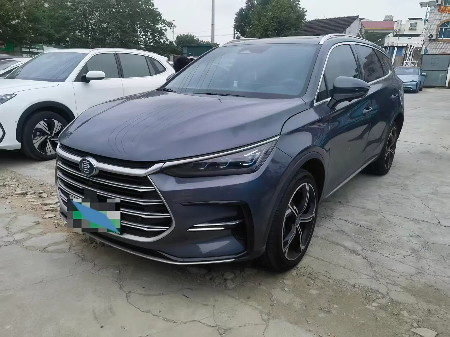 2021 BYD TANG view 1
