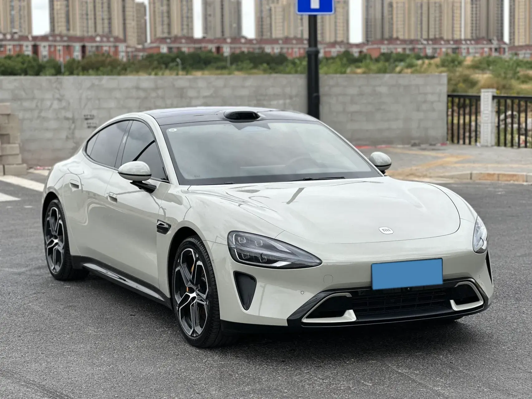 2024 MI SU7 thumbnail 3