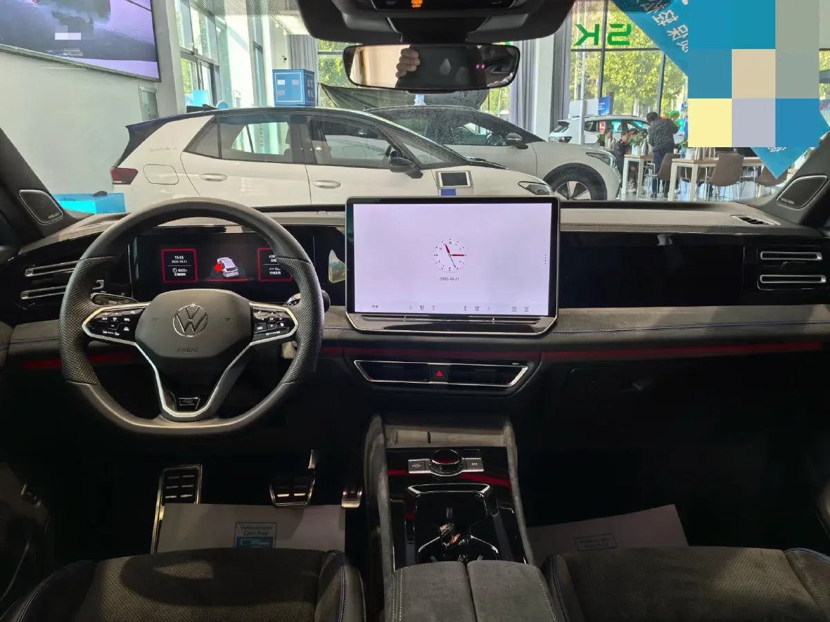 2024 Volkswagen Tiguan L 2.0T 220HP L4 7DCT,autocango,china used car exporter,china ev exporter,chinese used car exporter,chinese used ev exporter