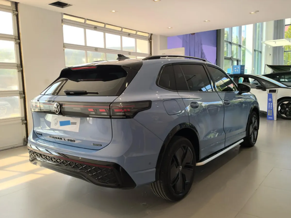2024 Volkswagen Tiguan L 2.0T 220HP L4 7DCT,autocango,china used car exporter,china ev exporter,chinese used car exporter,chinese used ev exporter