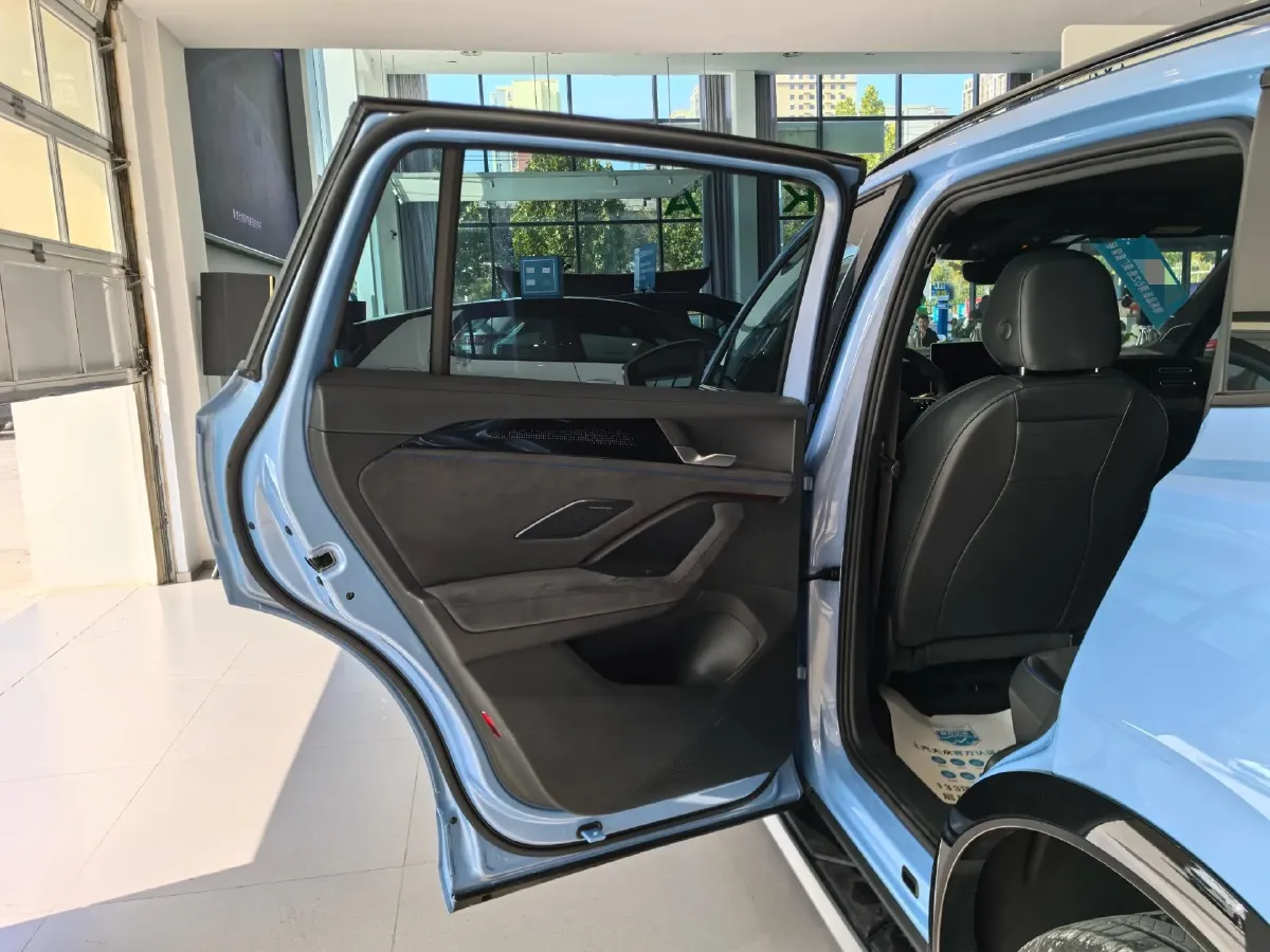 2024 Volkswagen Tiguan L 2.0T 220HP L4 7DCT,autocango,china used car exporter,china ev exporter,chinese used car exporter,chinese used ev exporter