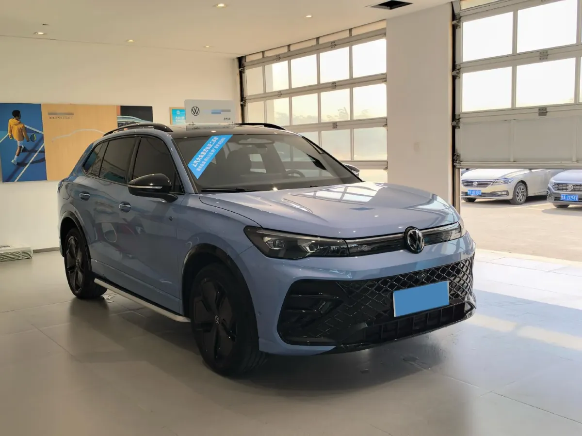 2024 Volkswagen Tiguan L 2.0T 220HP L4 7DCT,autocango,china used car exporter,china ev exporter,chinese used car exporter,chinese used ev exporter