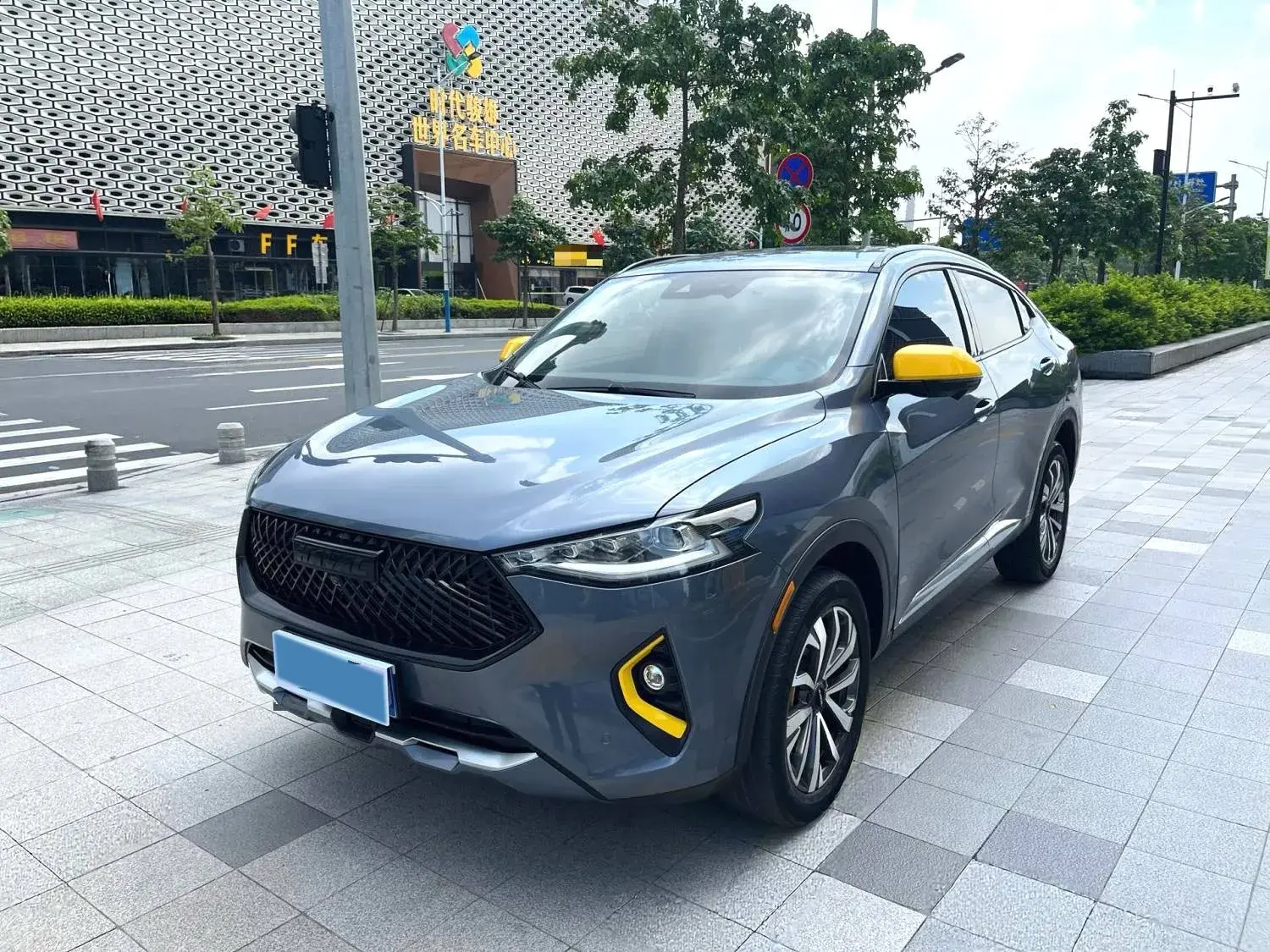 2021 HAVAL F7X view 1