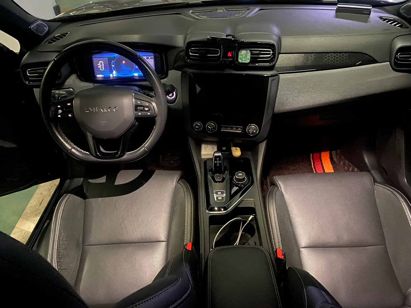 2021 LYNK&CO 03 thumbnail 4