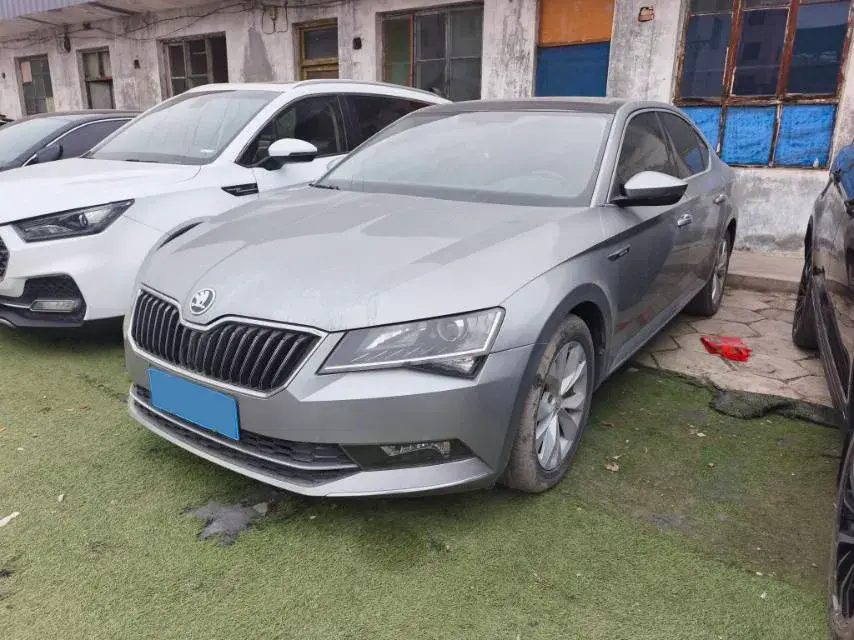 2018 SKODA SUPERB view 1