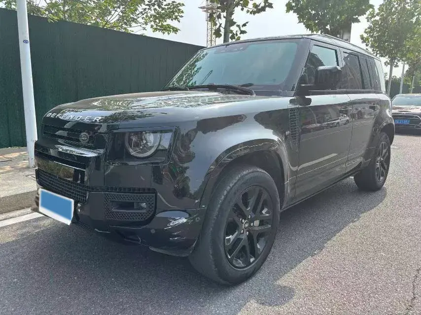 2024 LAND ROVER view 1