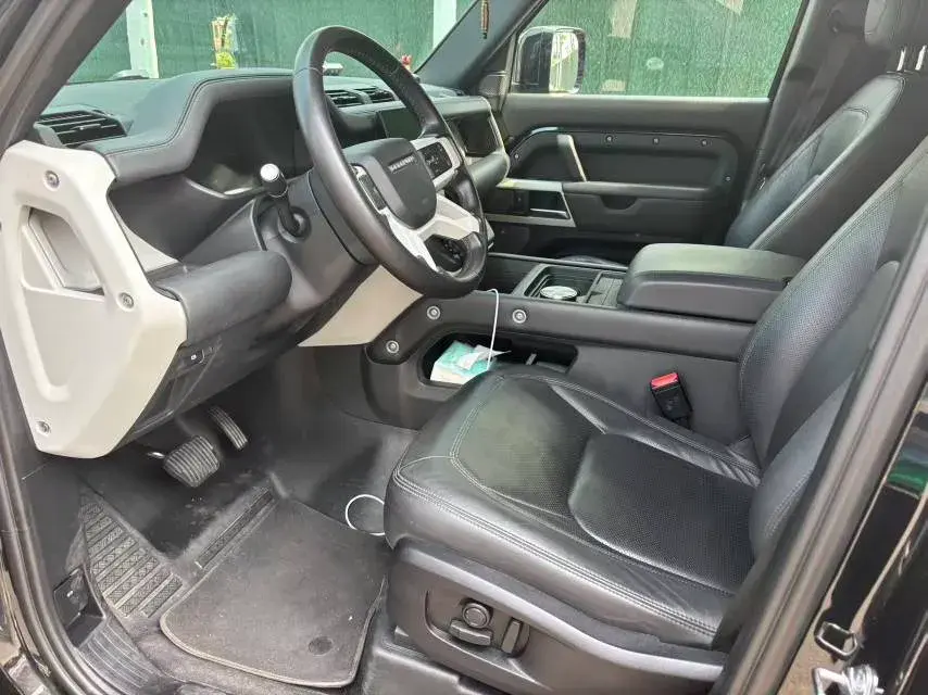 2024 LAND ROVER thumbnail 3