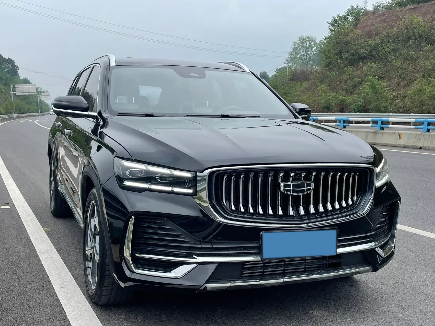 2024 GEELY MONJARO thumbnail 3