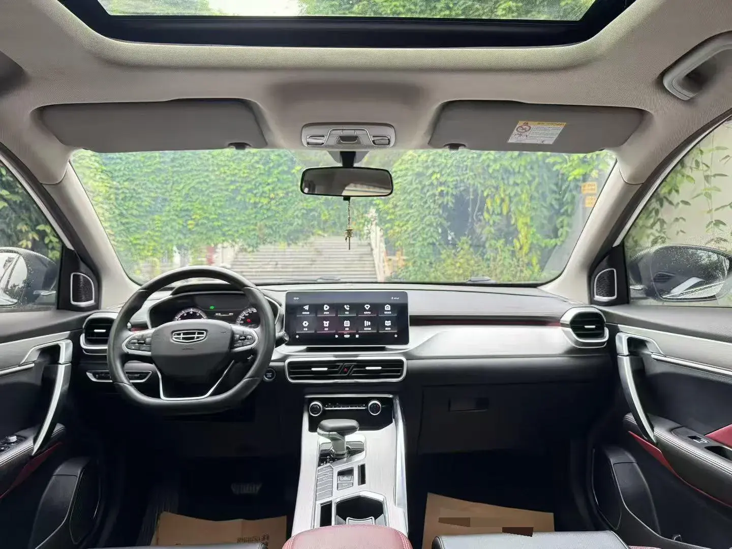 2021 GEELY COOLRAY thumbnail 4