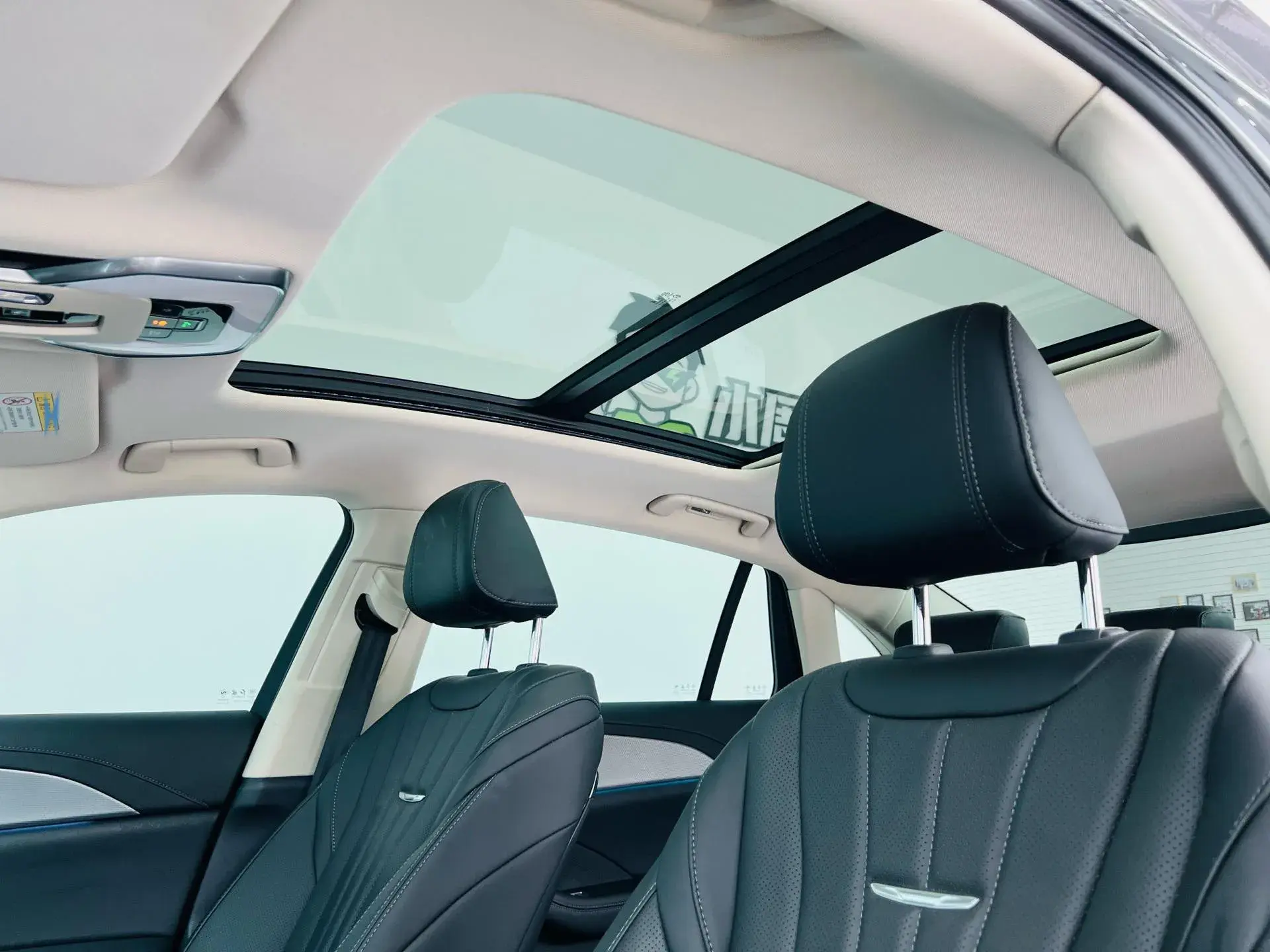 2023 HONGQI H5 thumbnail 4