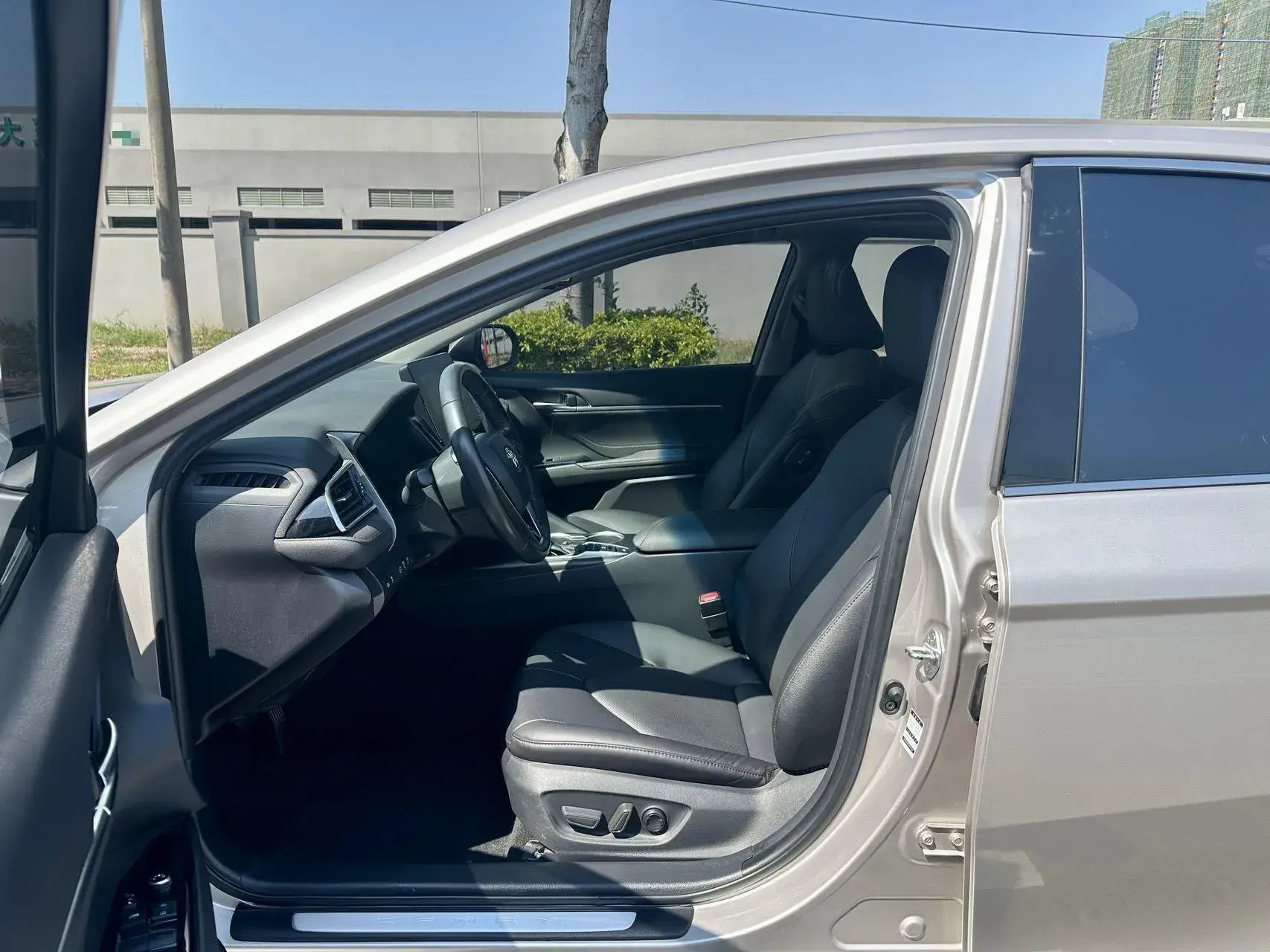 2021 TOYOTA CAMRY thumbnail 4