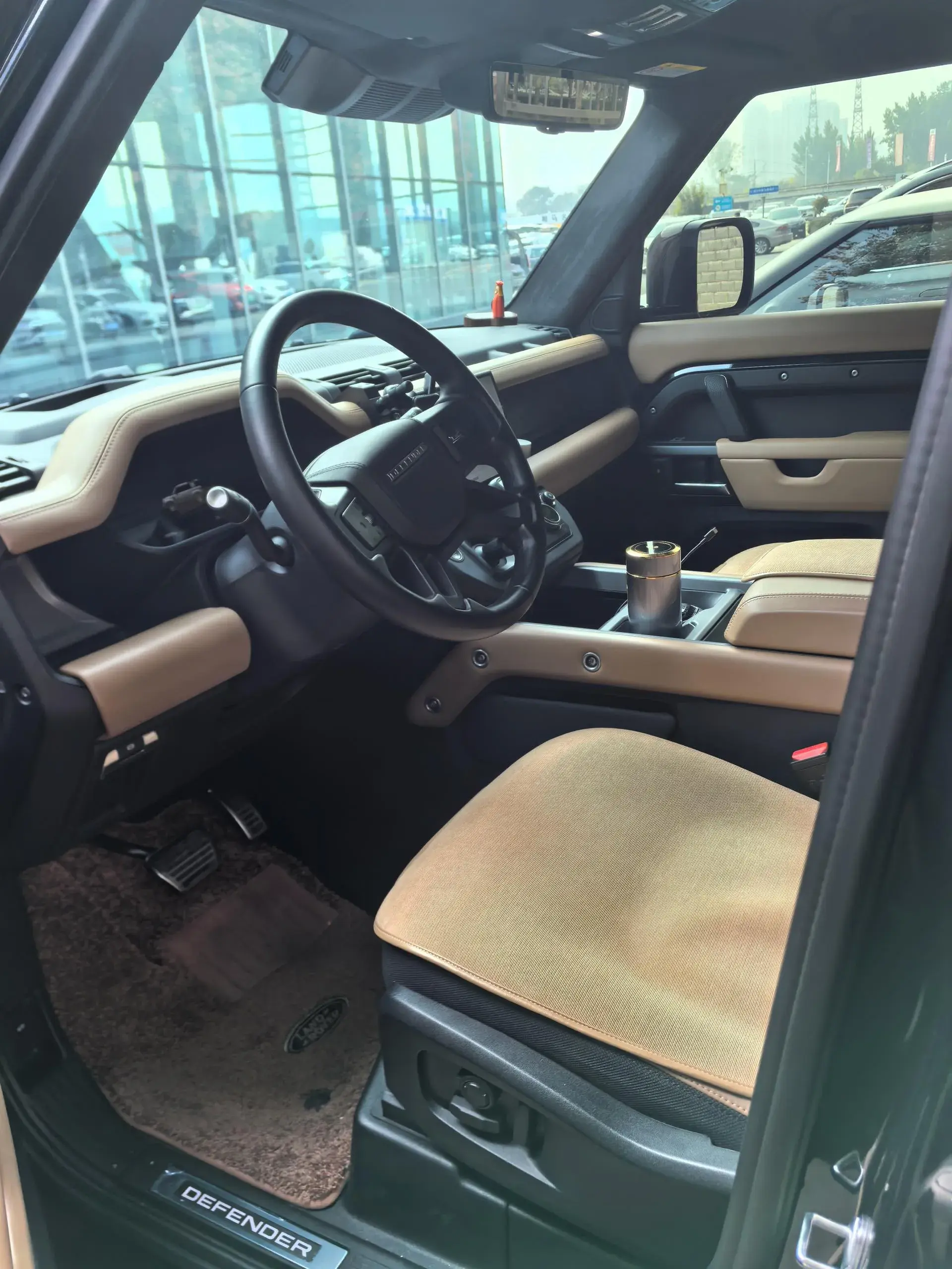 2025 LAND ROVER thumbnail 3