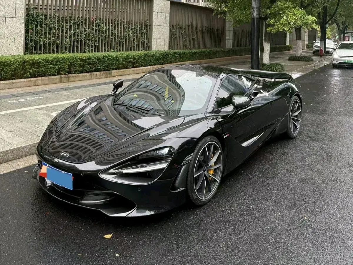2017 McLaren 720S 4.0T 720HP V8 7DCT