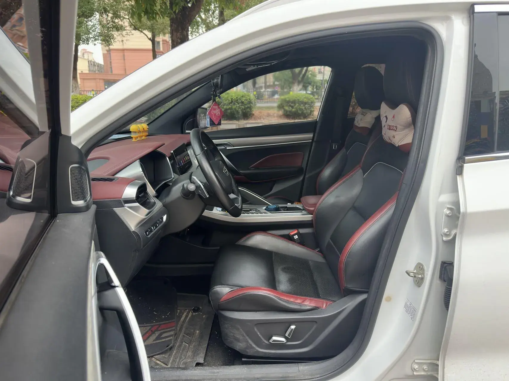 2019 GEELY COOLRAY thumbnail 3