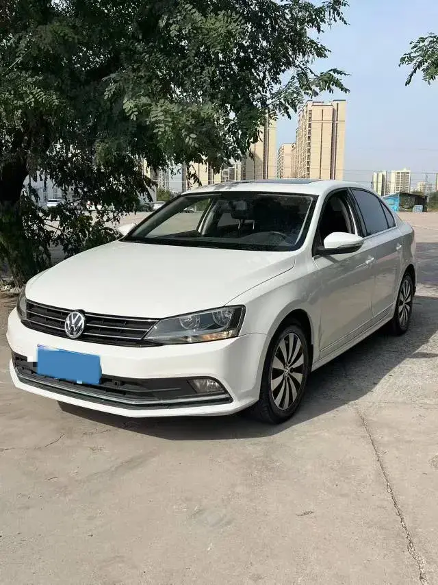 2018 VOLKSWAGEN SAGITAR view 1