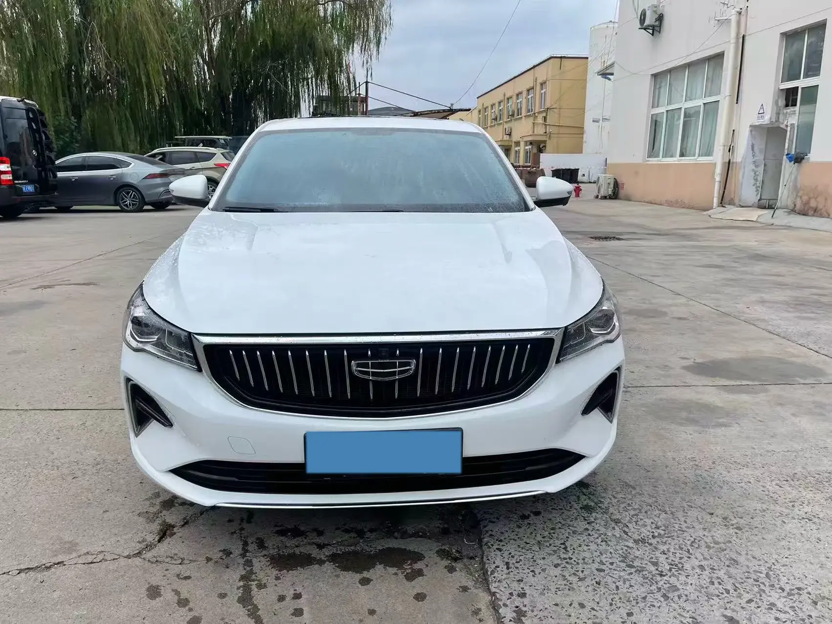 2023 GEELY EMGRAND thumbnail 2