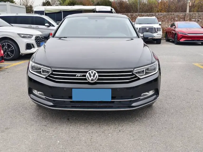 2018 VOLKSWAGEN MAGOTAN thumbnail 2