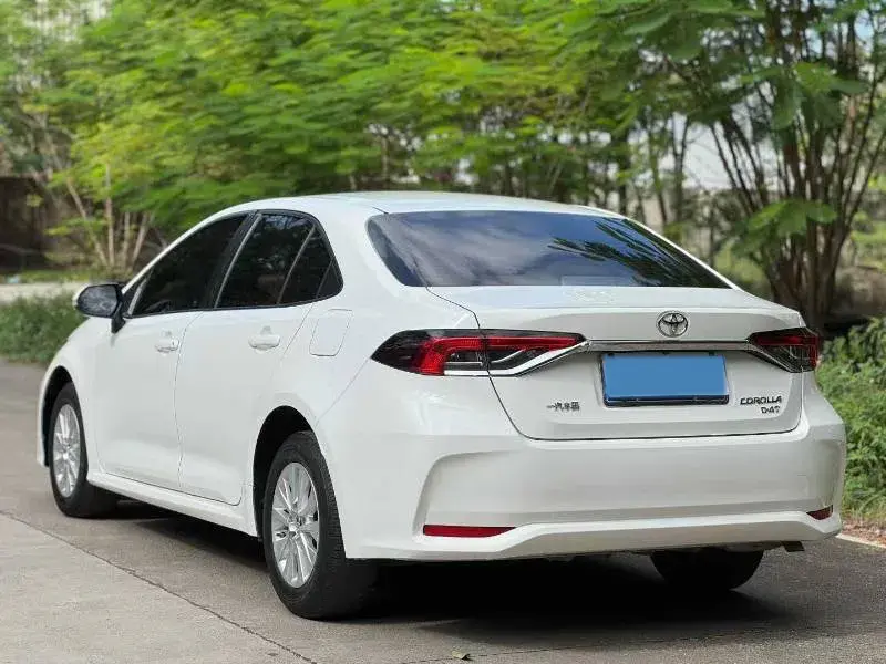 2019 TOYOTA COROLLA thumbnail 4