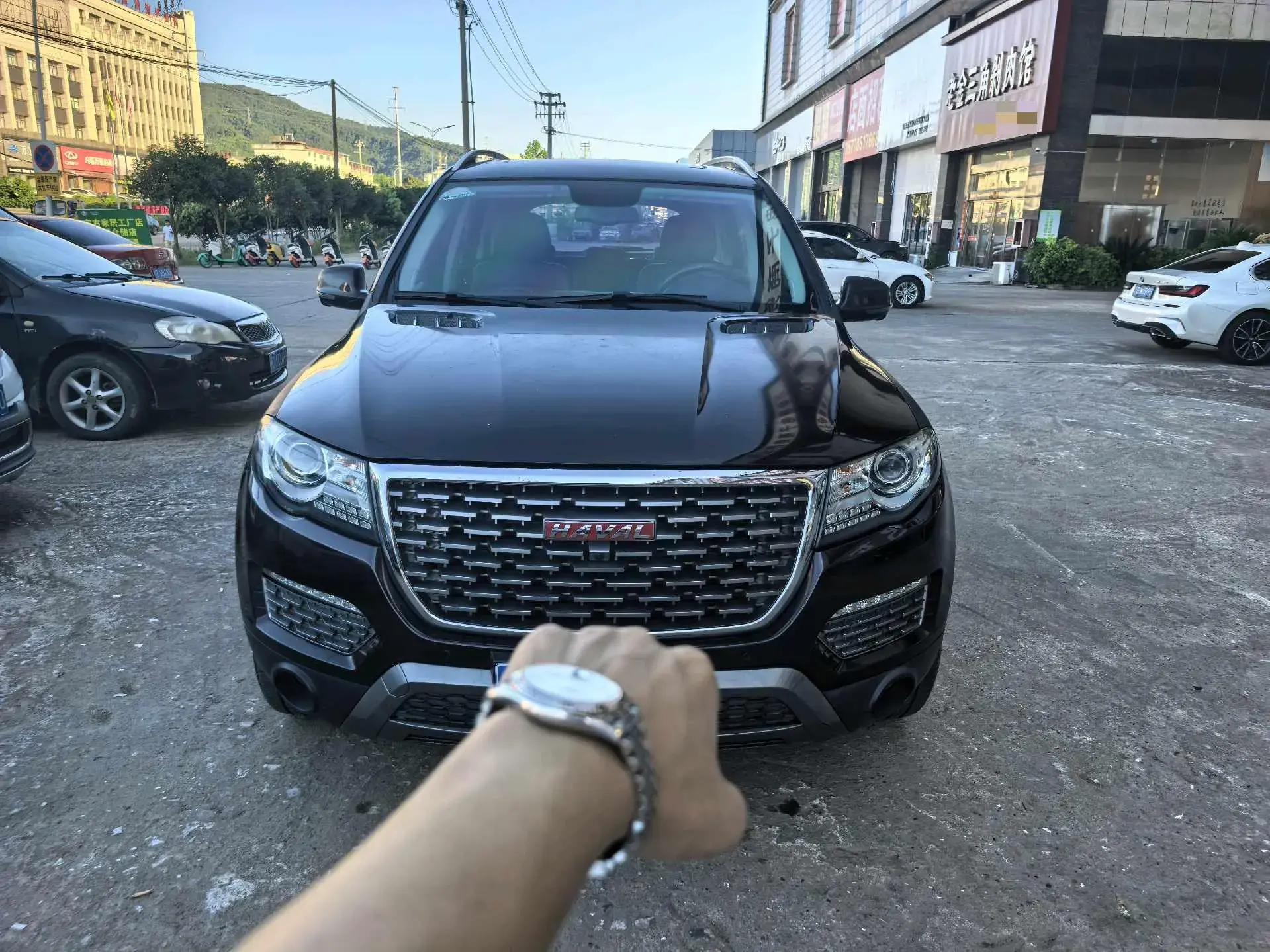 2017 HAVAL H8 thumbnail 2